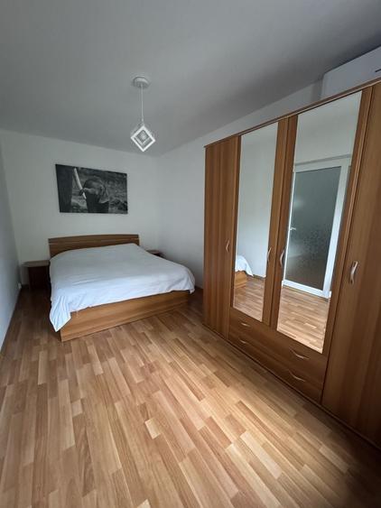 Apartament cu 2 camere semidecomandat în Palazu Mare