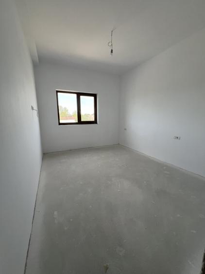 Duplex cu 5 camere cu Canalizare în Chișoda