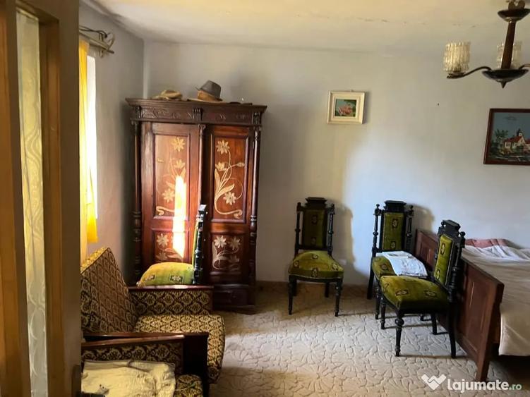 Casă cu 5 camere în Central