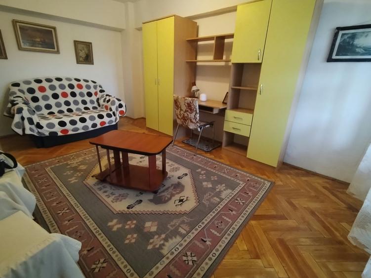 Apartament cu 2 camere decomandat în Centru Civic