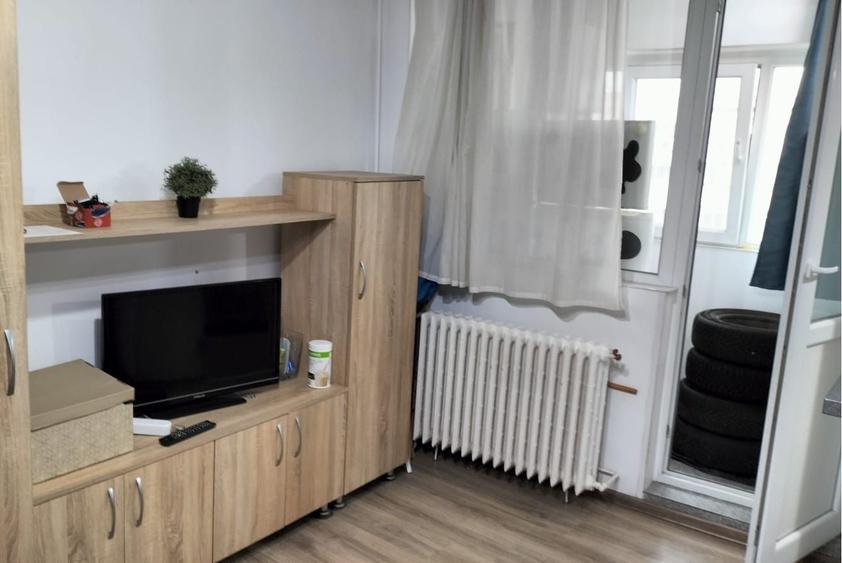 Garsonieră semidecomandată în Teiul Doamnei