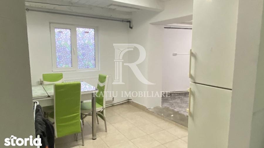 Casă cu 6 camere cu Teren 2582 Mp în Episcopia Bihorului