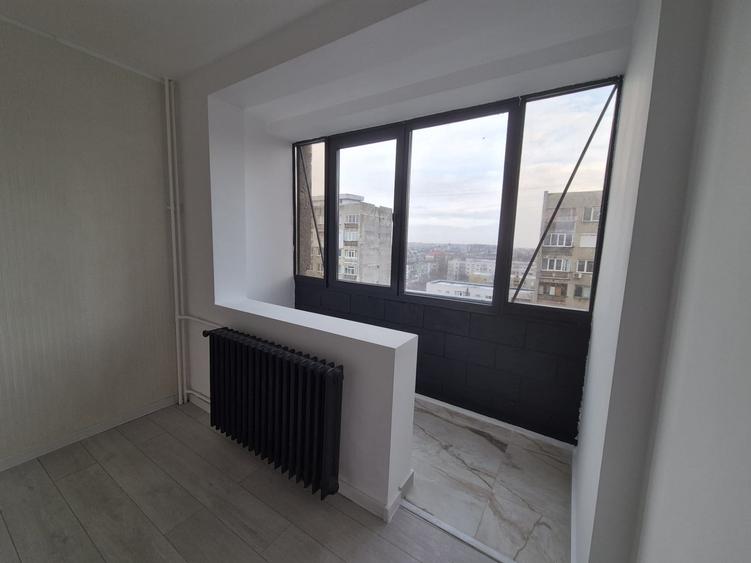 Apartament cu 3 camere decomandat în Apusului