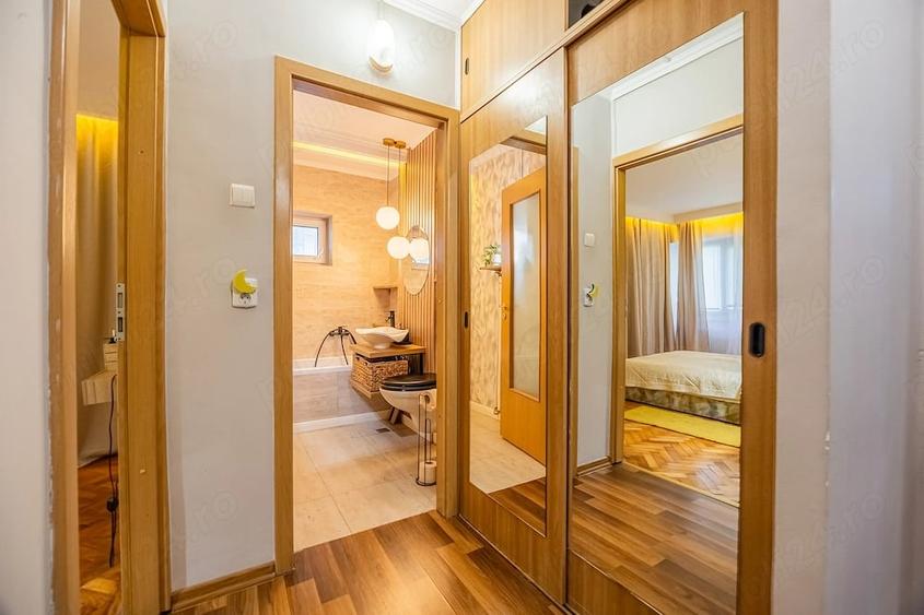 Apartament cu 3 camere decomandat în Răcădău