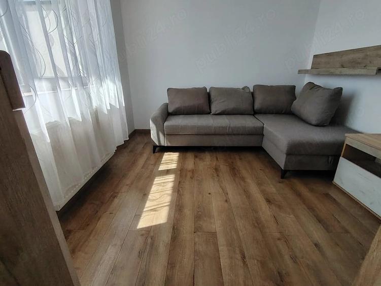 Apartament cu 3 camere semidecomandat în Florești