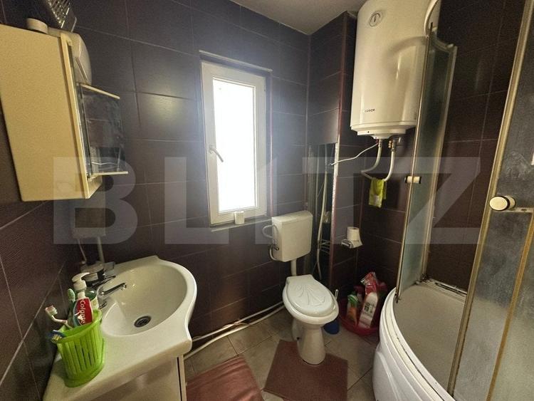 Casă individuală cu 4 camere cu Canalizare în Iris