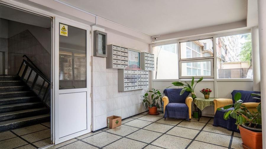 Apartament cu 3 camere semidecomandat, mobilat în Ferdinand