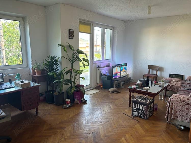 Casă cu 5 camere cu Teren 374 Mp în Mediaș
