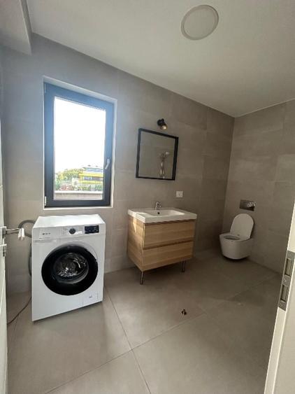 Casă cu 5 camere cu Teren 50 Mp în Pipera