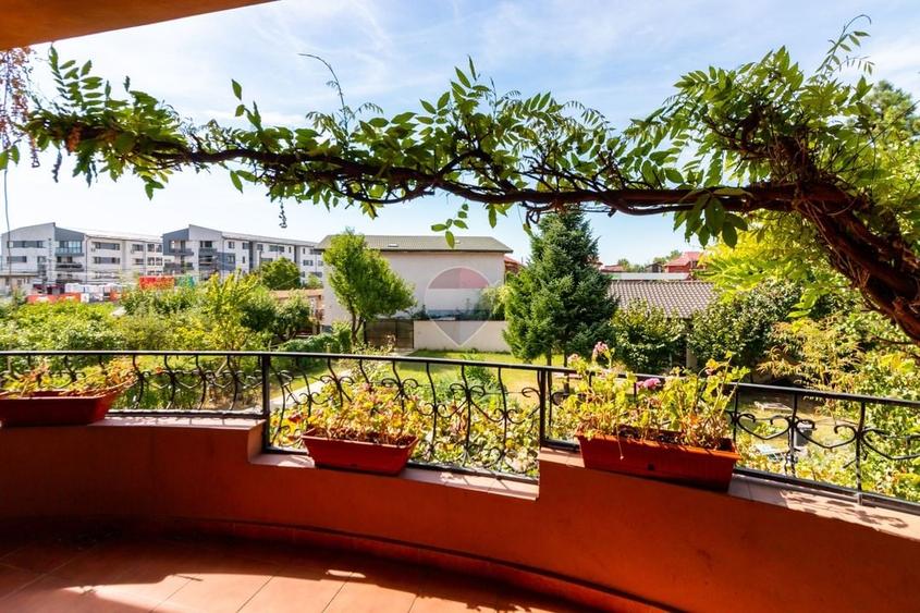 Casă individuală cu 6 camere cu Piscina în Roșu