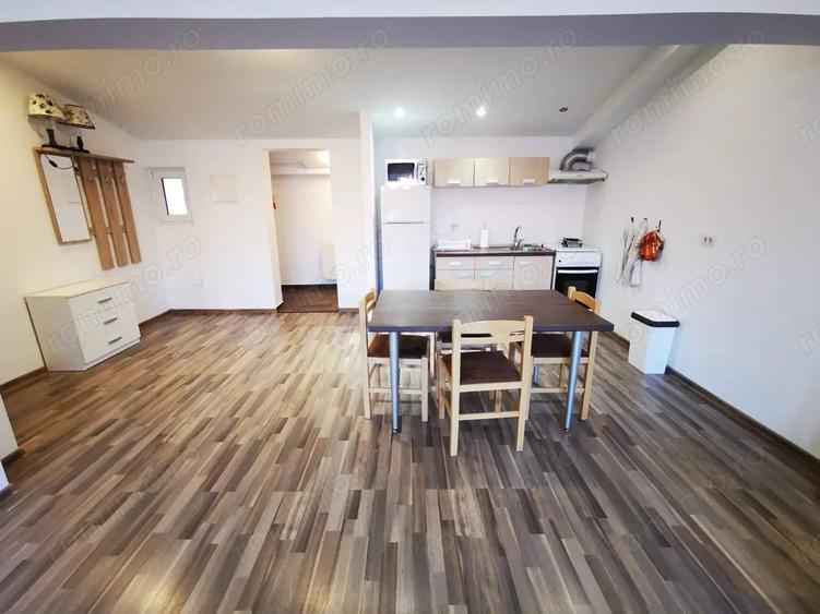 Apartament cu 2 camere semidecomandat în P-ța Unirii