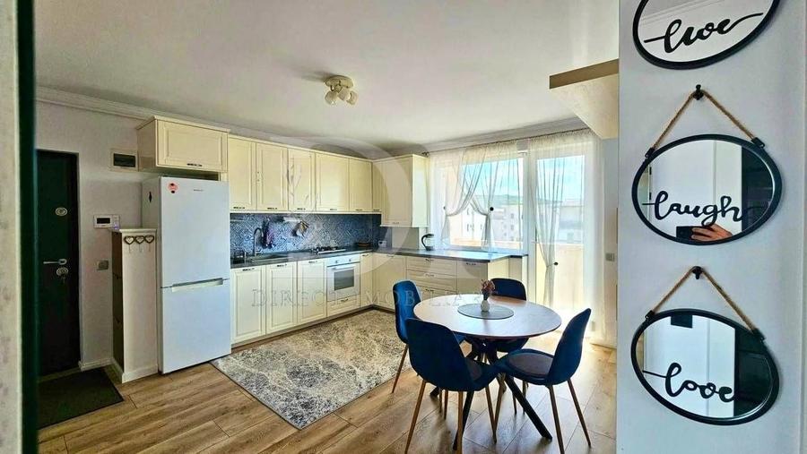Apartament cu 3 camere decomandat, mobilat în Florești
