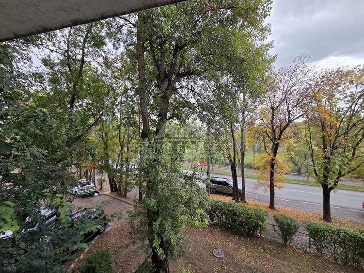 Apartament cu 4 camere circular în Băneasa