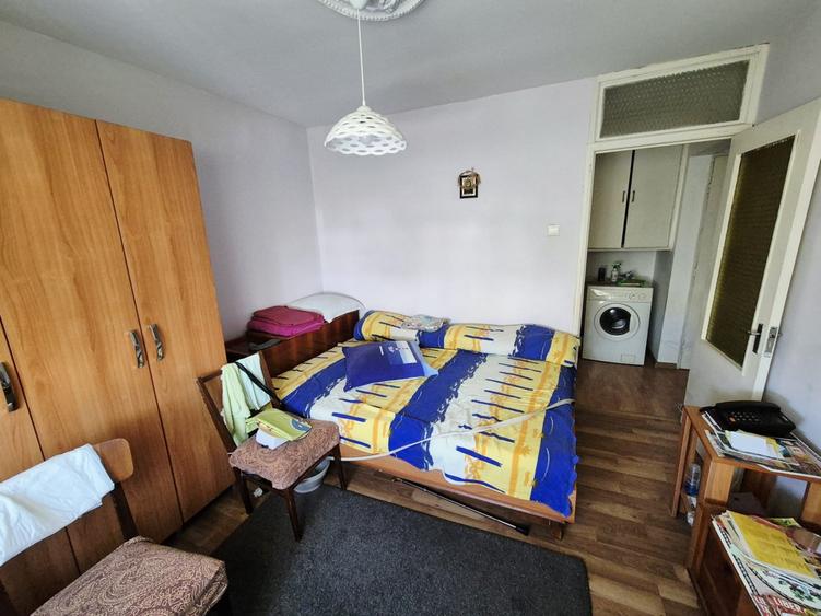 Apartament cu 2 camere decomandat în Far