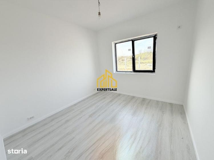 Casă cu 4 camere în Olteni