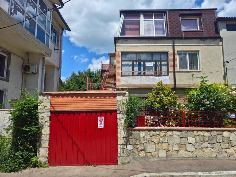 Duplex cu 6 camere cu Teren 208 Mp în Faleza Nord
