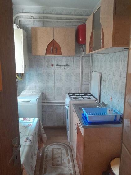 Apartament cu 2 camere semidecomandat în Podul de Piatră