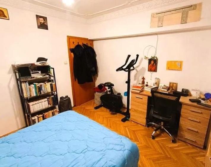 Apartament cu 2 camere decomandat, mobilat în Vitan Mall