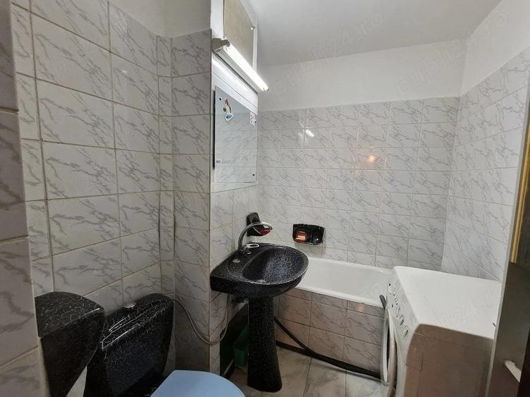 Apartament cu 4 camere decomandat în Ștrand
