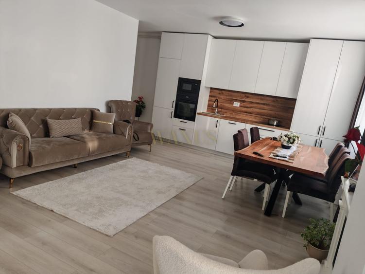 Apartament cu 3 camere decomandat, mobilat în Cetății
