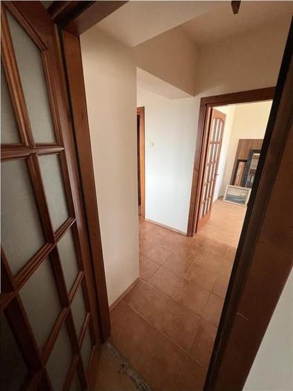 Apartament cu 3 camere decomandat, mobilat în Ultracentral