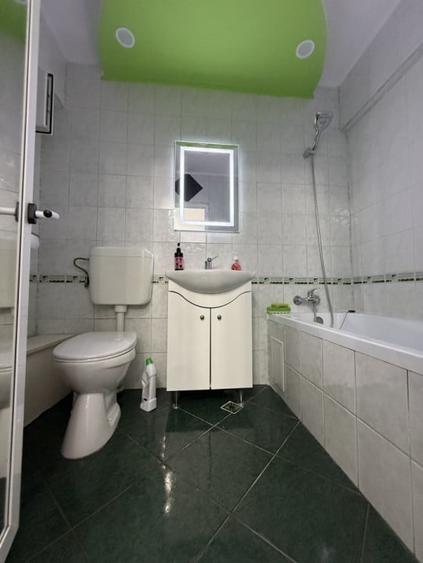 Apartament cu 2 camere decomandat, mobilat în Piața Nouă