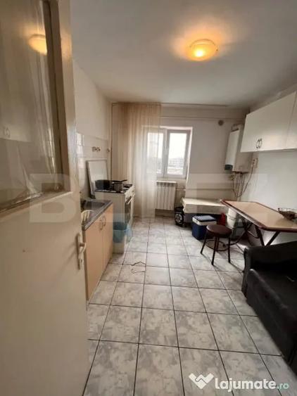 Apartament cu 3 camere decomandat în George Enescu