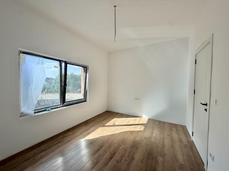 Duplex cu 4 camere cu Canalizare în Giroc