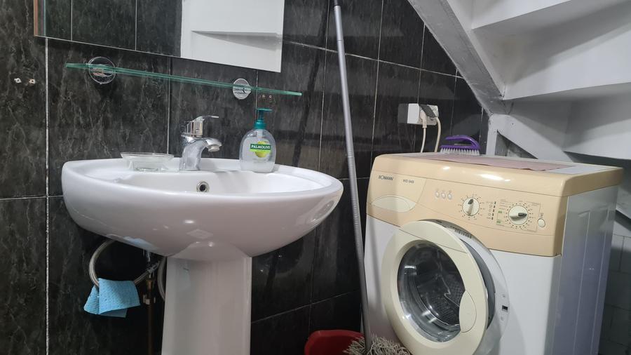 Apartament cu 3 camere decomandat, mobilat în Schei