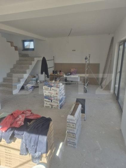 Casă individuală cu 4 camere cu Canalizare în Stupini