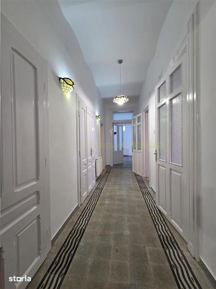 Apartament cu 4 camere decomandat în Centrul Istoric