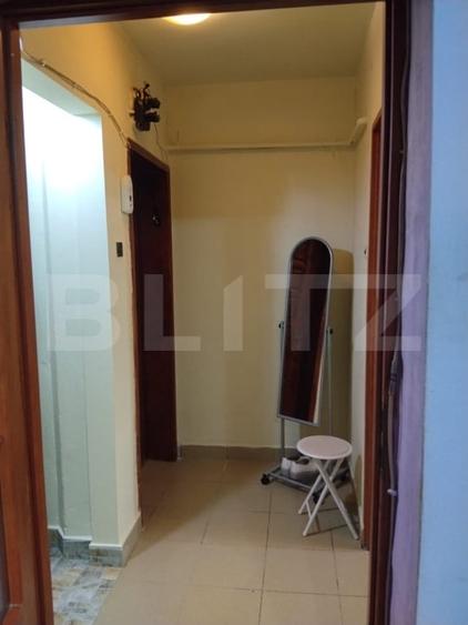 Apartament cu 2 camere semidecomandat, mobilat în Micro 9