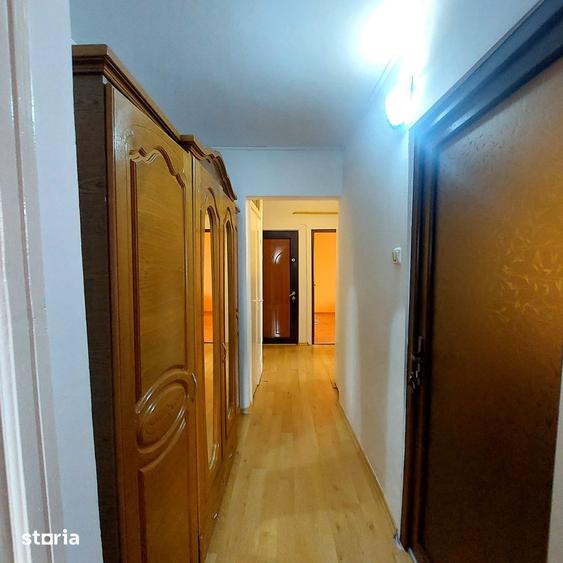 Apartament cu 3 camere decomandat, mobilat în Micro 17