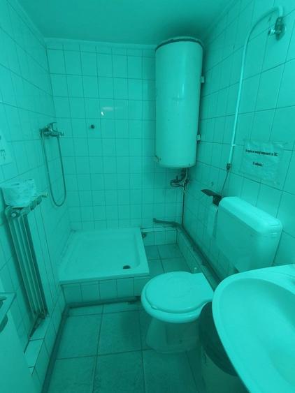 Apartament cu 3 camere semidecomandat în P-ța Victoriei