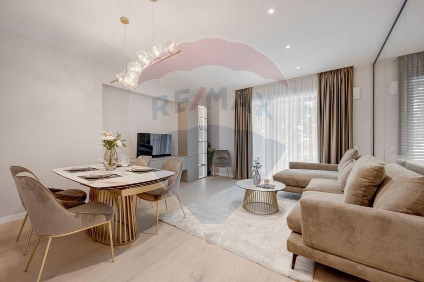 Apartament cu 3 camere decomandat în Aviației