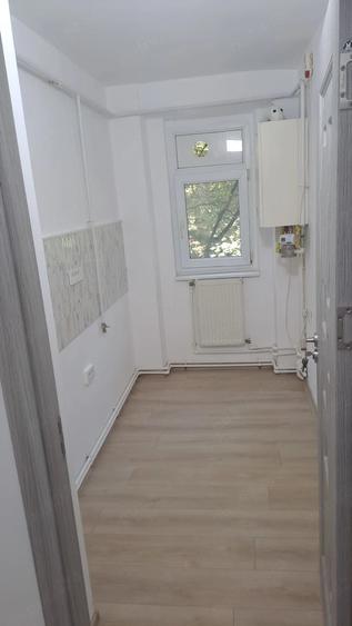 Apartament cu 2 camere semidecomandat în Viziru 3