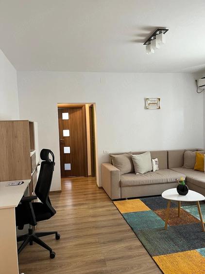 Apartament cu 2 camere semidecomandat în Giroc