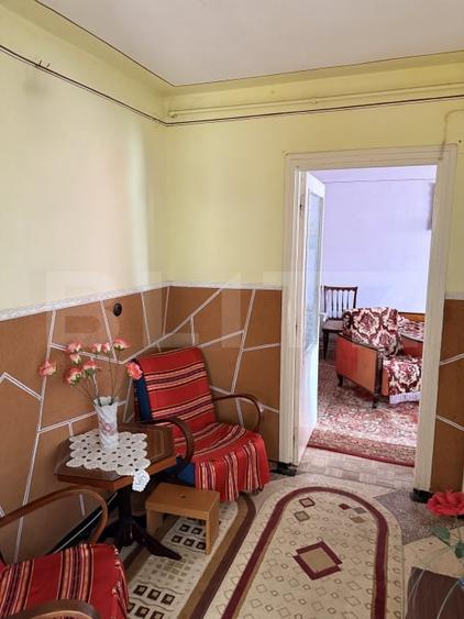 Apartament cu 2 camere semidecomandat, mobilat în Zărnești