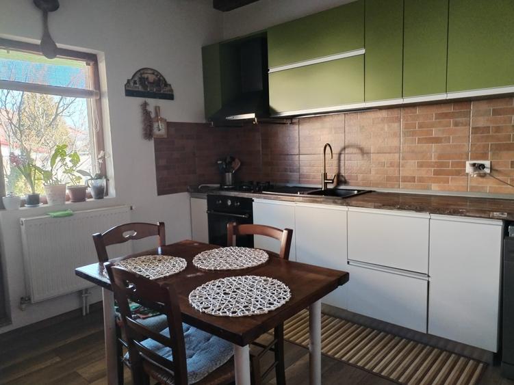 Duplex cu 5 camere cu Teren 1000 Mp în Nord-Est