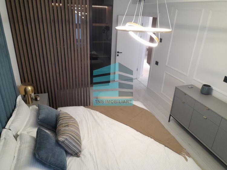 Apartament cu 4 camere decomandat în Titan