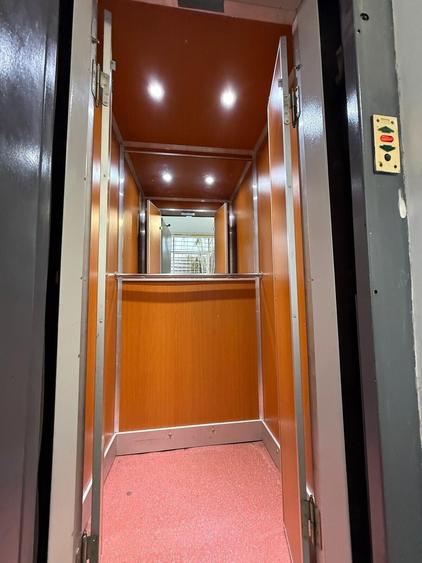 Apartament cu 4 camere semidecomandat, mobilat în Mihai Bravu