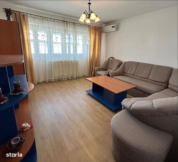 Apartament cu 4 camere în Podu Roș