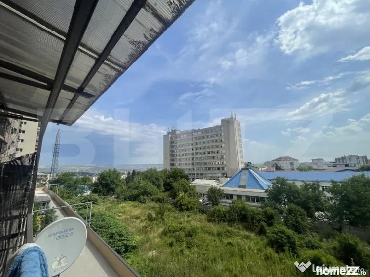Apartament cu 3 camere semidecomandat în Zorilor