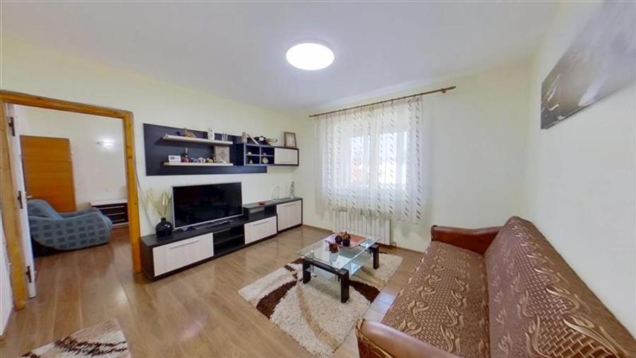 Apartament cu 2 camere nedecomandat, mobilat în Tractorul