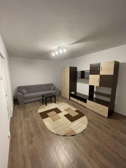Apartament cu 2 camere decomandat în Valea Lungă