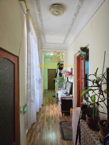 Apartament cu 3 camere semidecomandat în Universitate