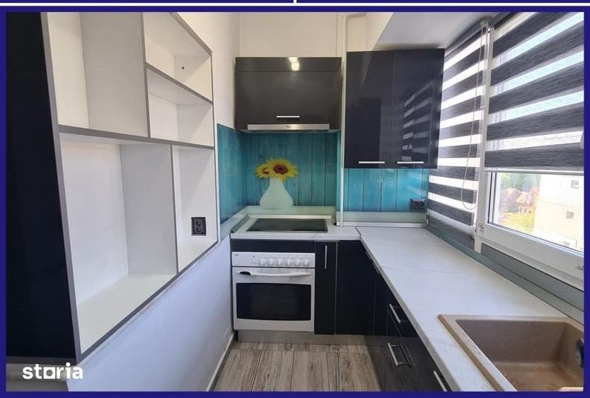Apartament cu 3 camere decomandat în Rovine