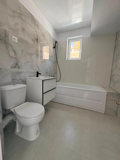 Apartament cu 2 camere decomandat în Titan — fotografia 1