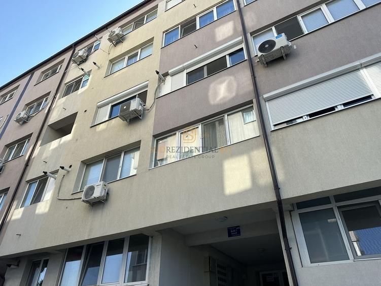 Apartament cu 3 camere decomandat, mobilat în Berceni