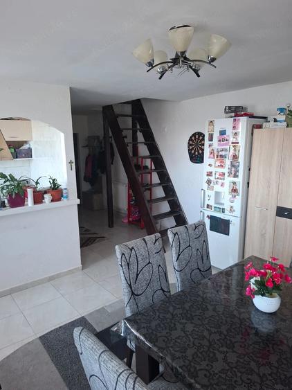 Apartament cu 3 camere decomandat în Decebal